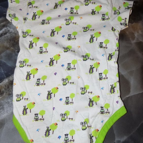 Avon Snap Tee Tiny Tillia White With Green Trim Size 6/9 Months NWOT - Picture 3 of 3